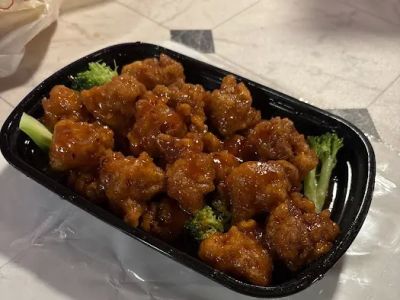 Yangs kitchen Chinese restaurant 0