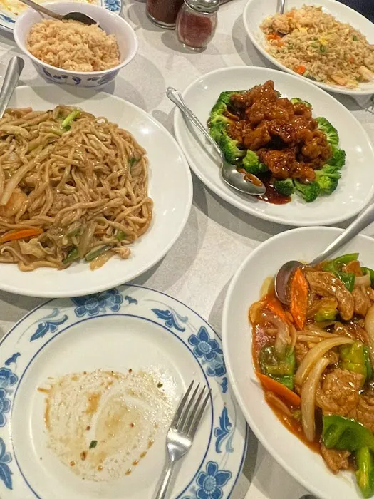 Royal Wok Chinese Restaurant 2