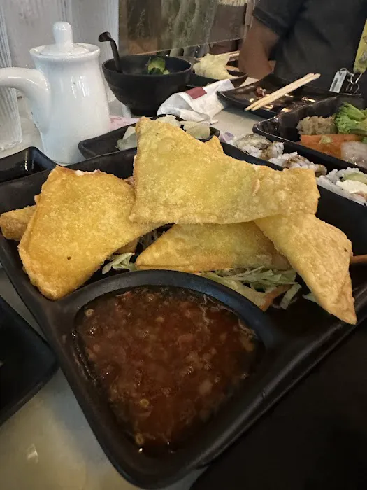 Noodles Bar & Dumpling 1