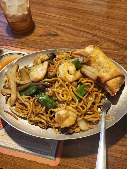 Golden Lily Chinese Restaurant 3