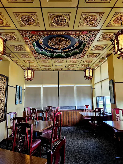 Golden Lily Chinese Restaurant 10