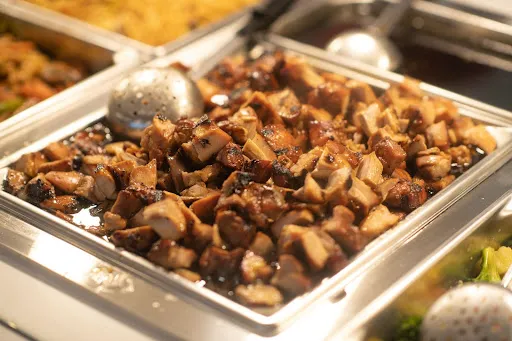 BAMBUU Asian Eatery 6
