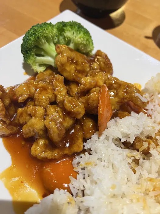 Reunion Asian Kitchen 3