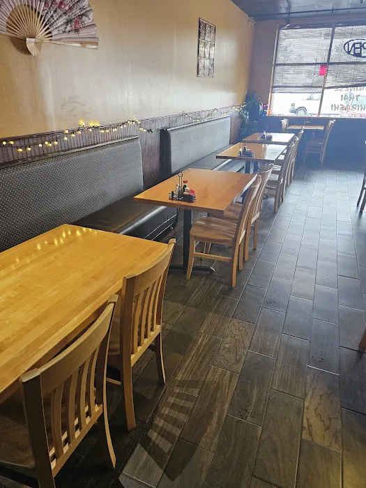 Reunion Asian Kitchen 7