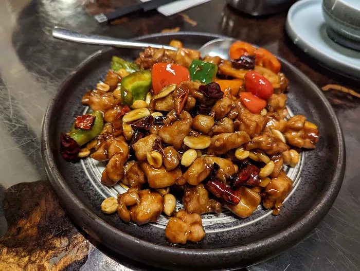 Hundred Miles Chinese Restaurant 4