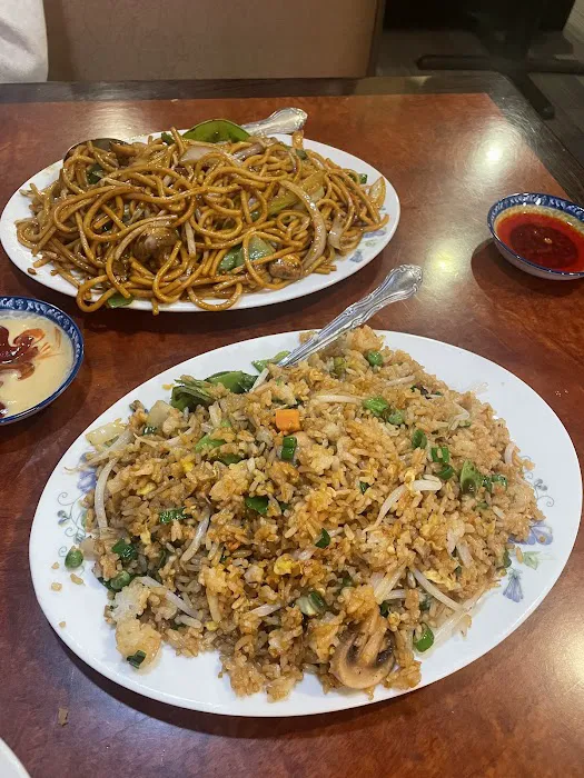 Canton Low Restaurant 7