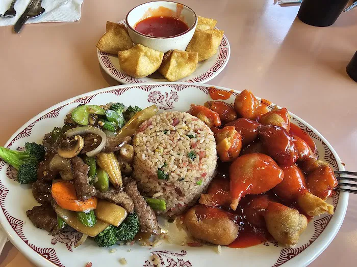 Quik Wok Restaurant 8