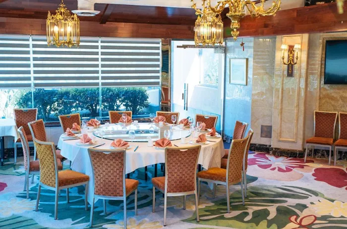 J Zhou Oriental Cuisine 9