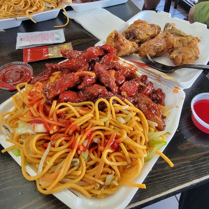 Lucky Chinese Food 9