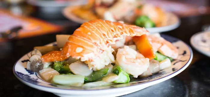 Szechuan Chinese Restaurant & Lounge 6