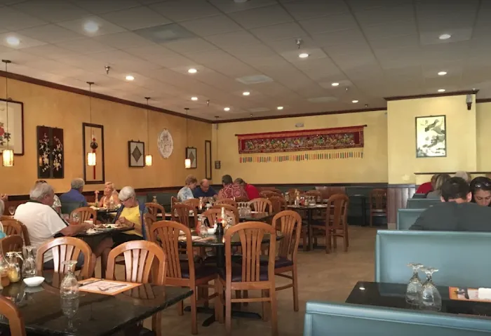 Szechuan Chinese Restaurant & Lounge 9