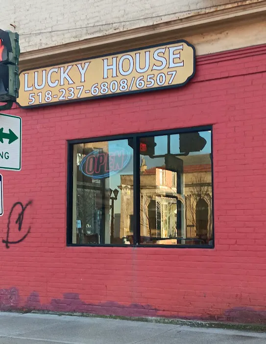 Lucky House 8