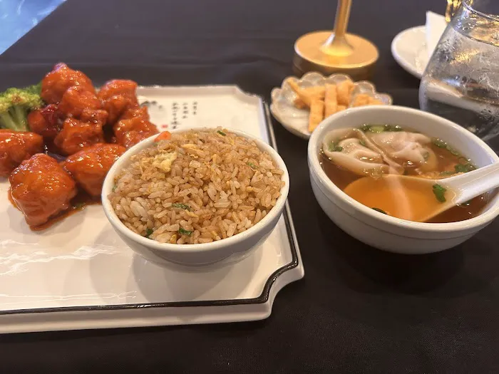 Fan Szechuan Restaurant & Bar 大宅门餐厅酒吧 2