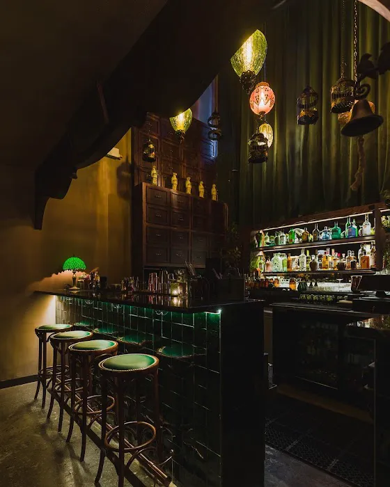 Ye's Apothecary 夜莺 6