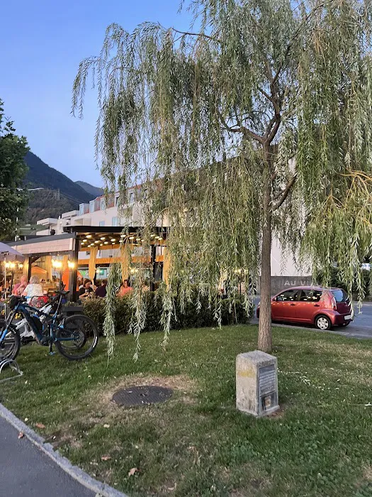 Charley's Restaurant 4