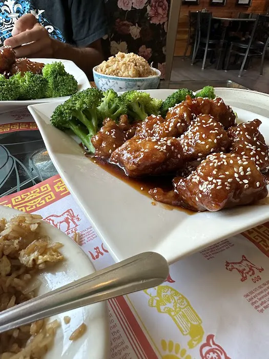 Golden Dragon Restaurant 7