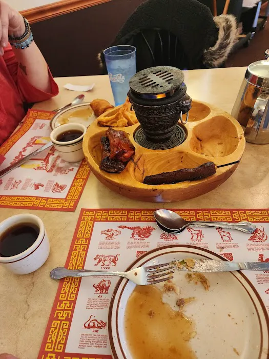 Moy's Restaurant 4
