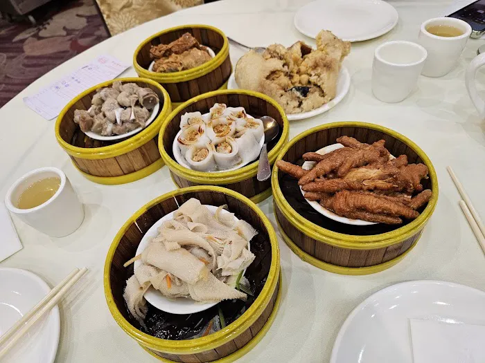 New Phoenix Seafood Restaurant 6
