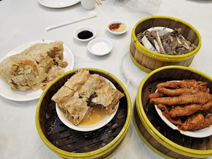 New Phoenix Seafood Restaurant 7