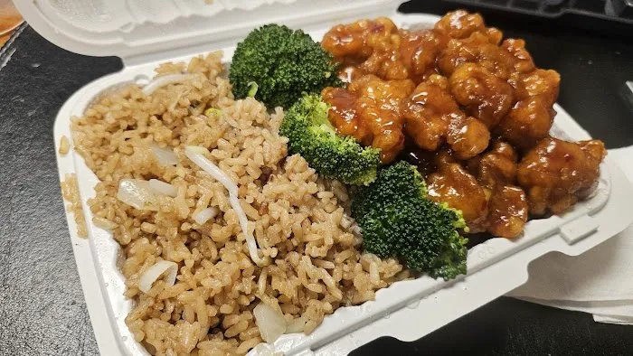 Szechuan Hot Wok 8