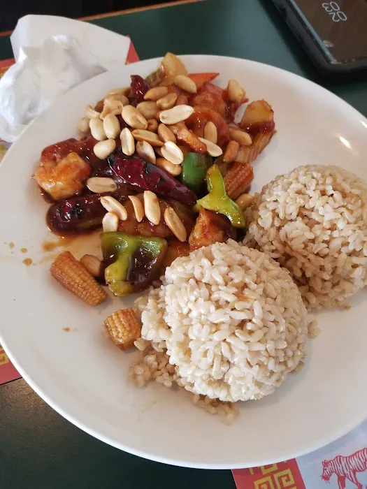 Li's Chinese Restaurant 6