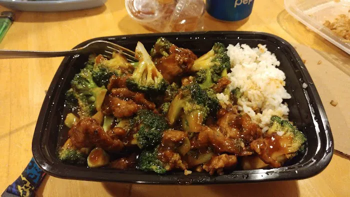 Yummy House Restaurant 4