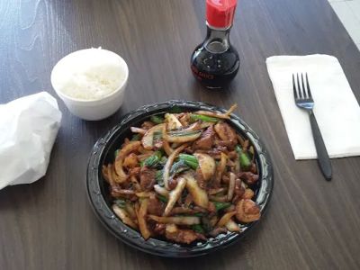 Yi's Chinese Restaurant 0