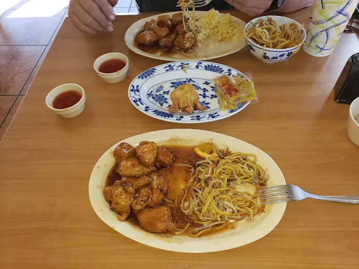 Yan's Chinese Food 4