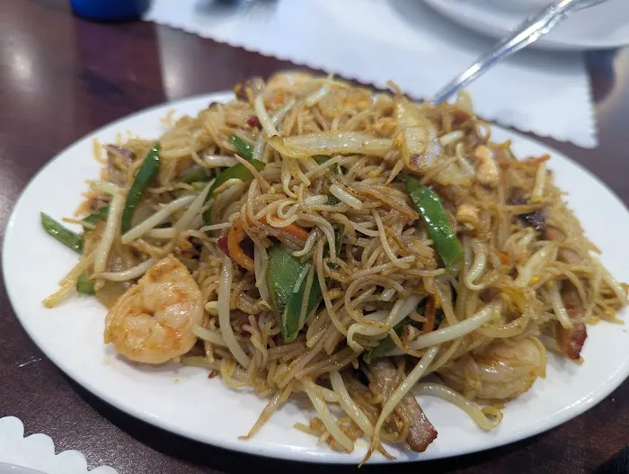 Golden Chopsticks Restaurant 8