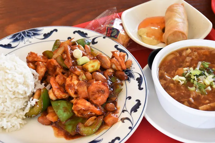 Wok 'N Roll Chinese Cafe 9