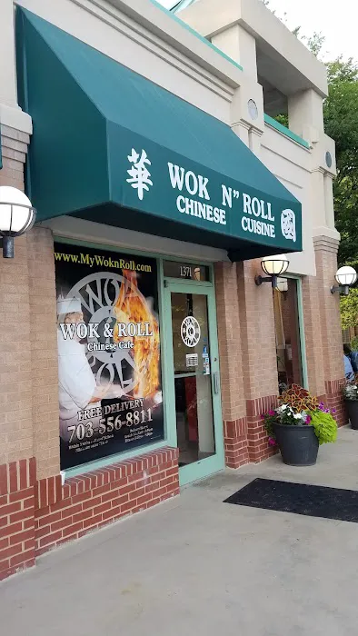 Wok 'N Roll Chinese Cafe 5