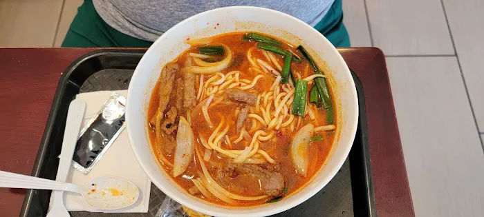 Wok 'N Roll Chinese Cafe 6