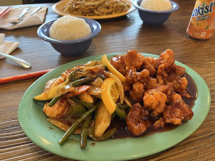 Feng's Kitchen 9