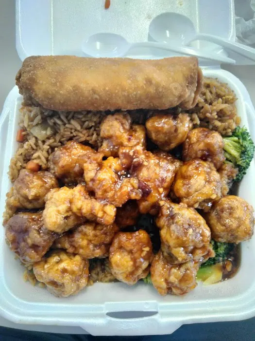 Chen's Wok 5