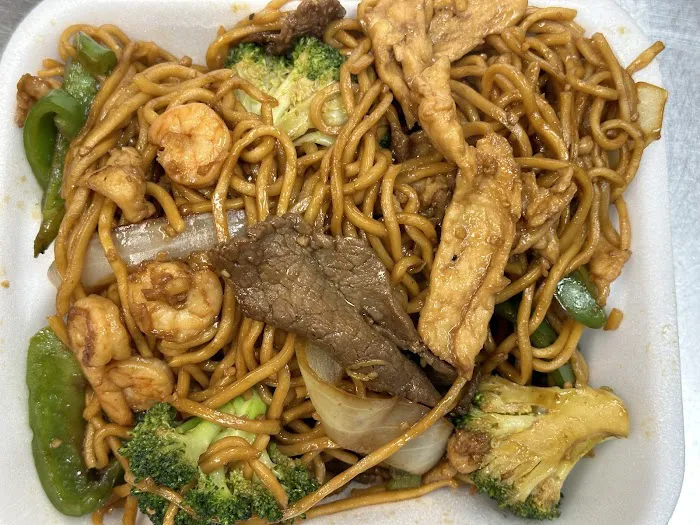 Chino Rico & Rico Tea (535/Vineland Rd) 3