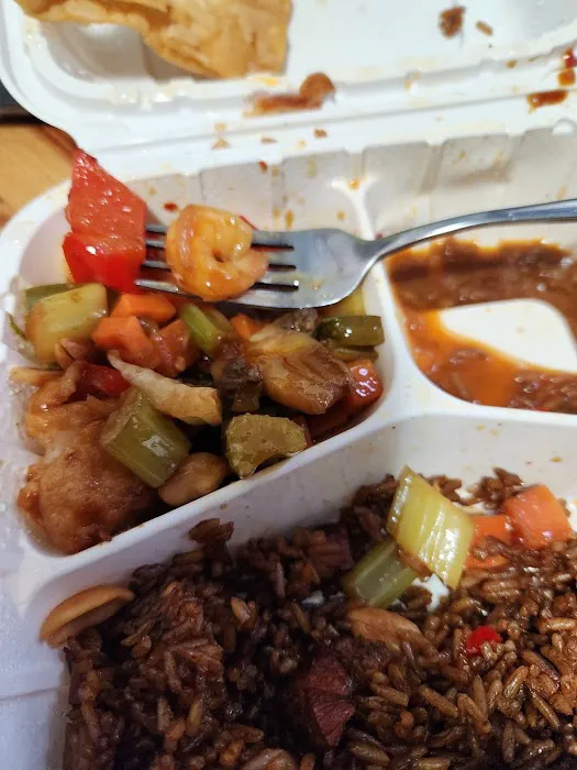 Ling's Cafe 1