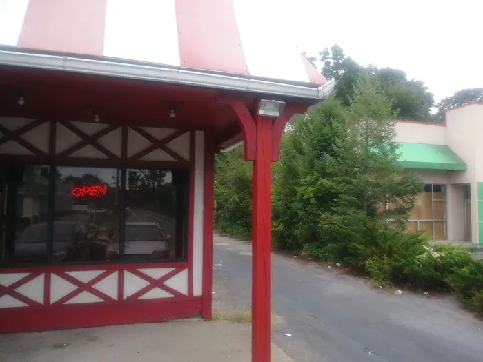Charlie Chan's Restaurant 6