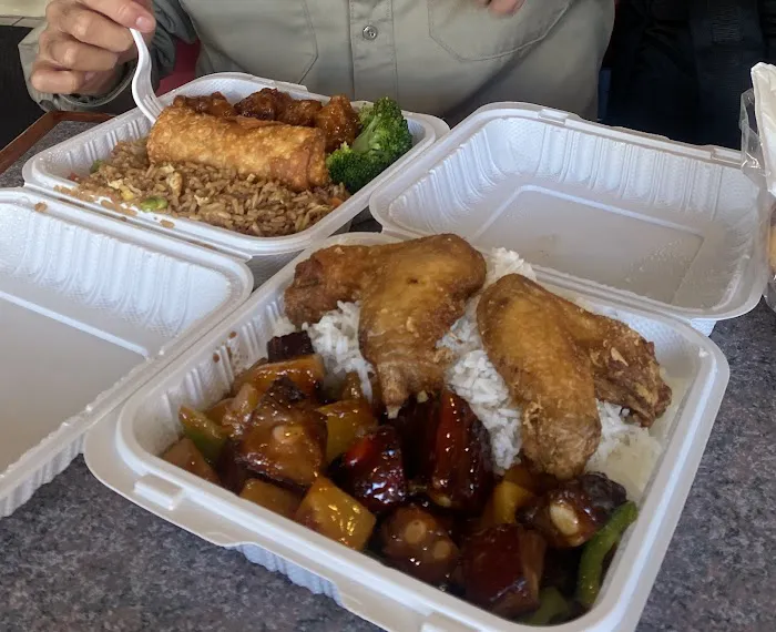 Rose's Chinese Restaurant 4