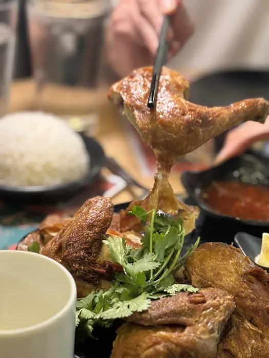 Mama Lu’s Dumpling House 7