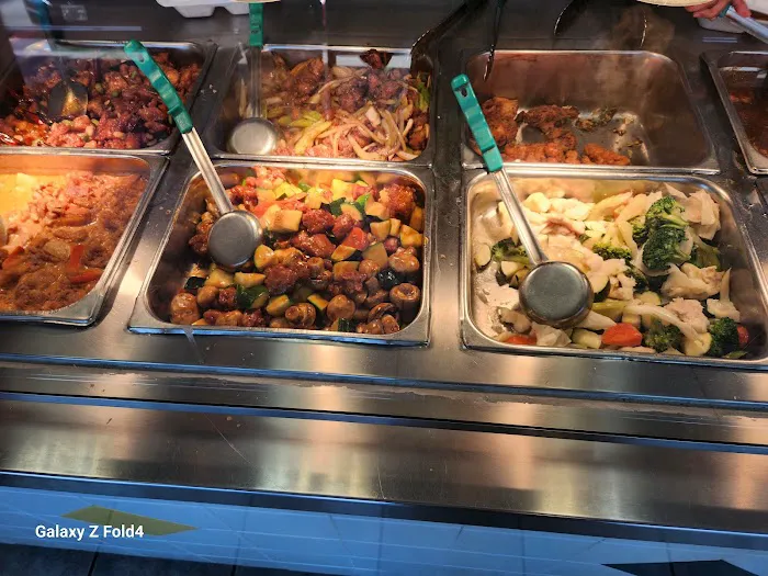 Lucky Chinese Food 8