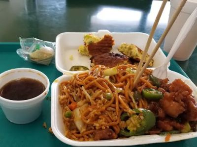 Lucky Chinese Food 0