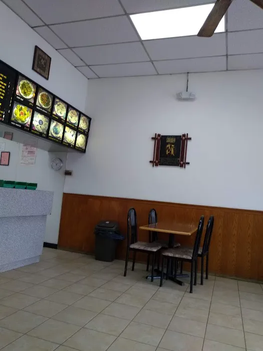 Lucky House Chinese Restaurant 4