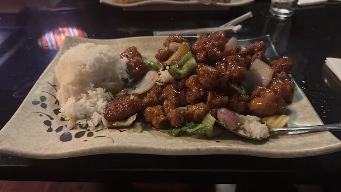 East Moon Asian Bistro 4