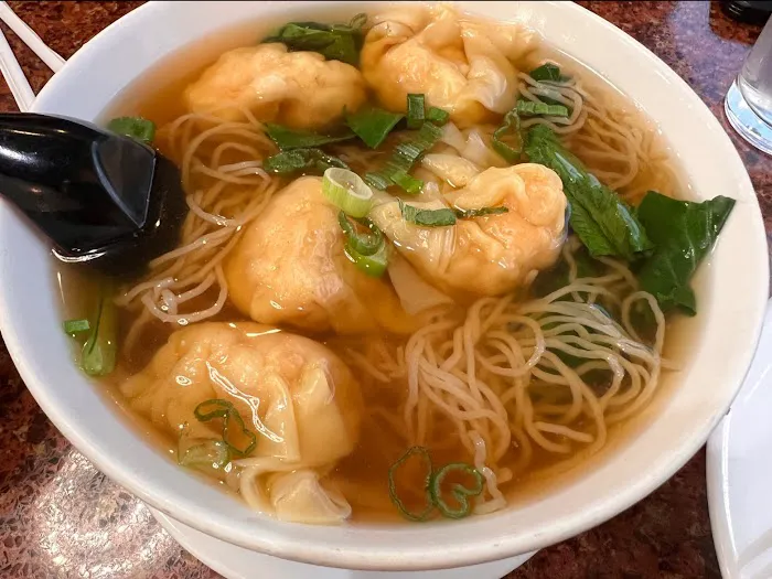 East Pearl Restaurant 8