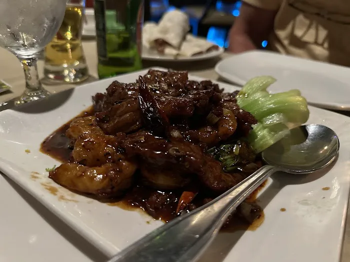Jade Palace Restaurant 3