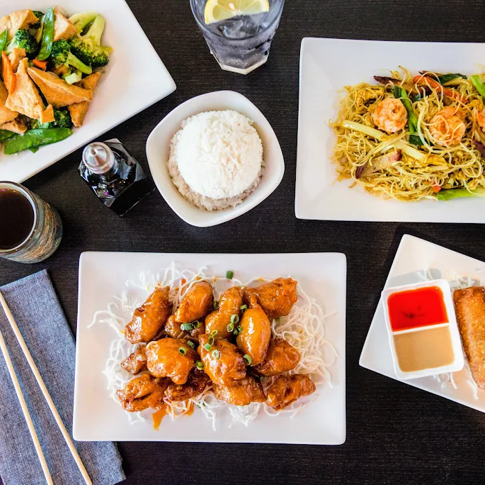 Moon China Bistro 10