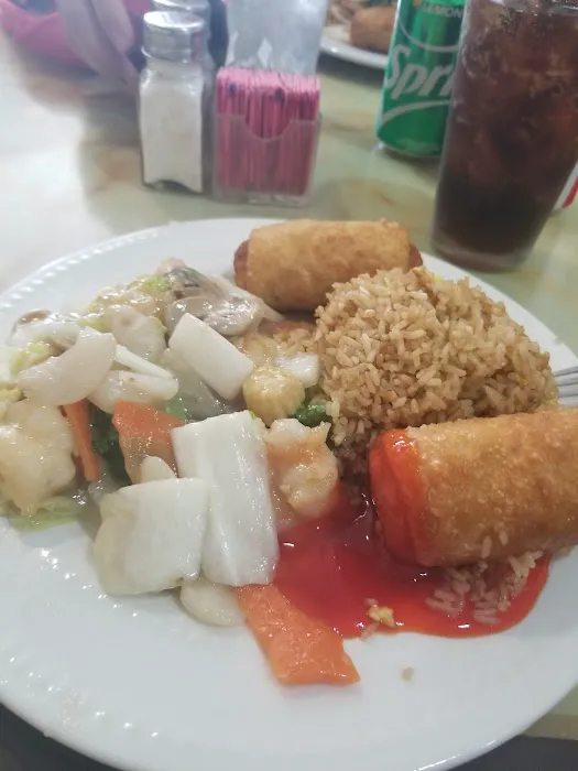 Golden Pagoad Chinese Restaurant 8