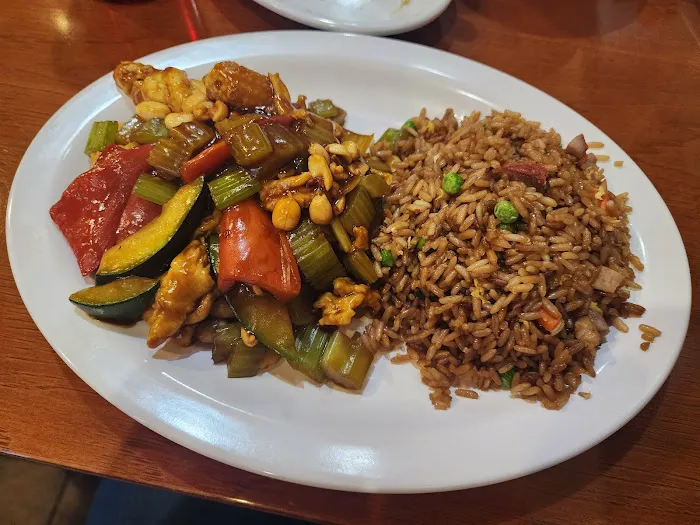 Lee's Asian Bistro 4