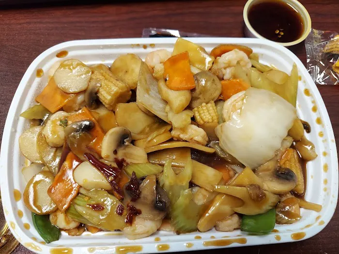 Liu's Kitchen 7