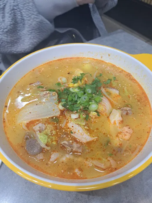 MALA DRY POT & MALATANG 鼎鼎香麻辣香锅麻辣烫 1